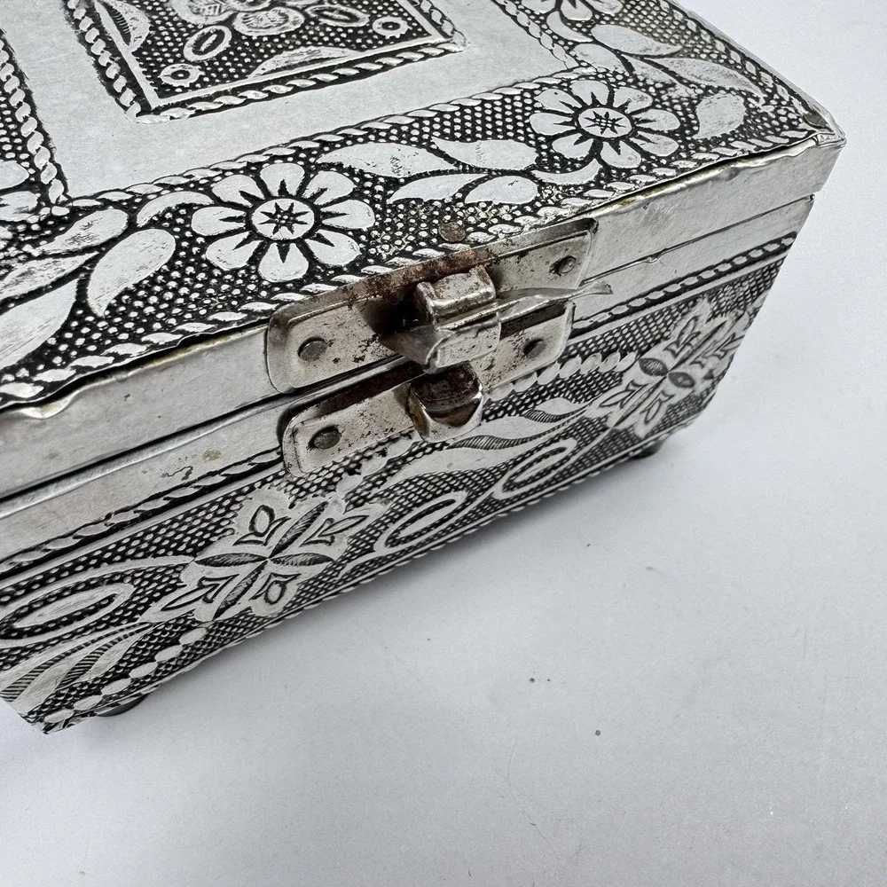 The Unbranded Brand vintage silver